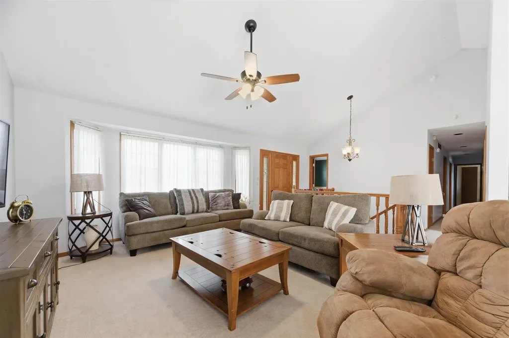 1216 S Chestnut Street Halstead KS 67056