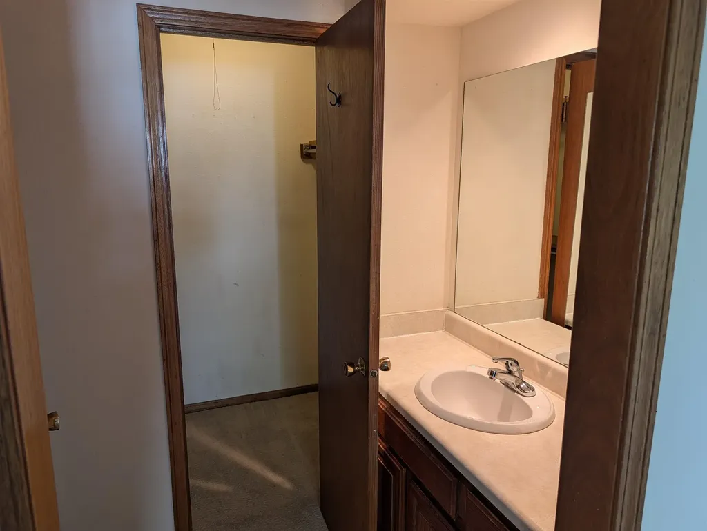 1717 S Cypress Wichita KS 67207