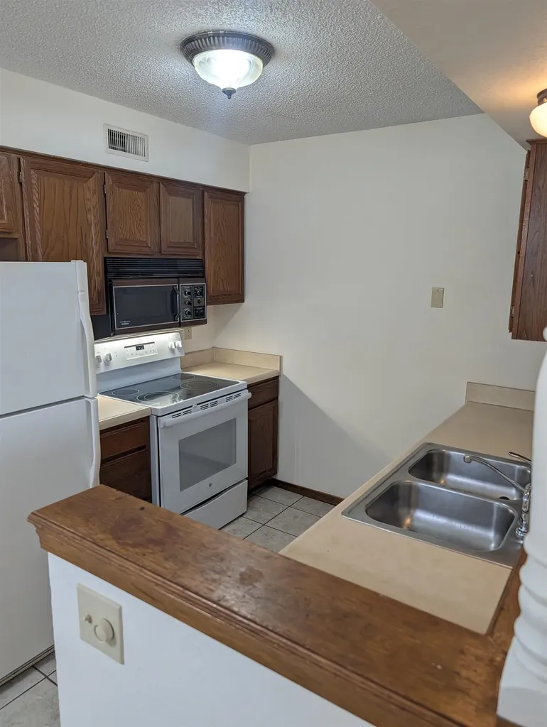 1717 S Cypress Wichita KS 67207