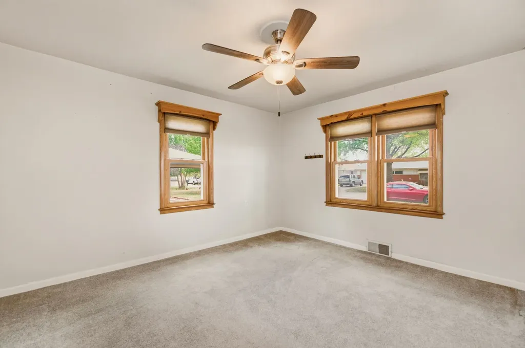 2110 Oak Street Harper KS 67058