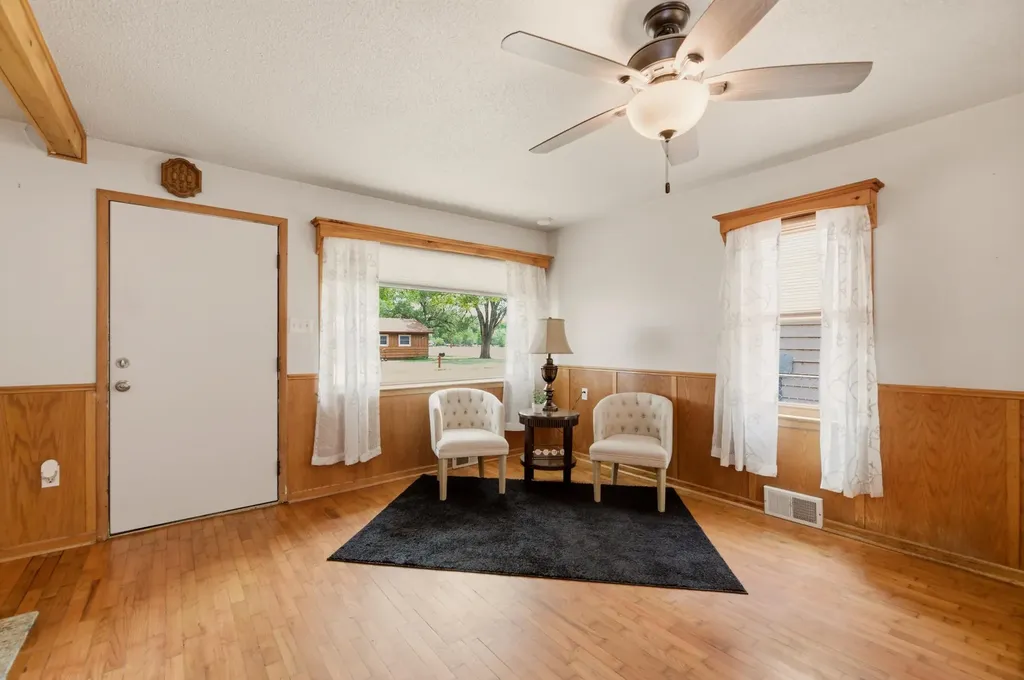 2110 Oak Street Harper KS 67058