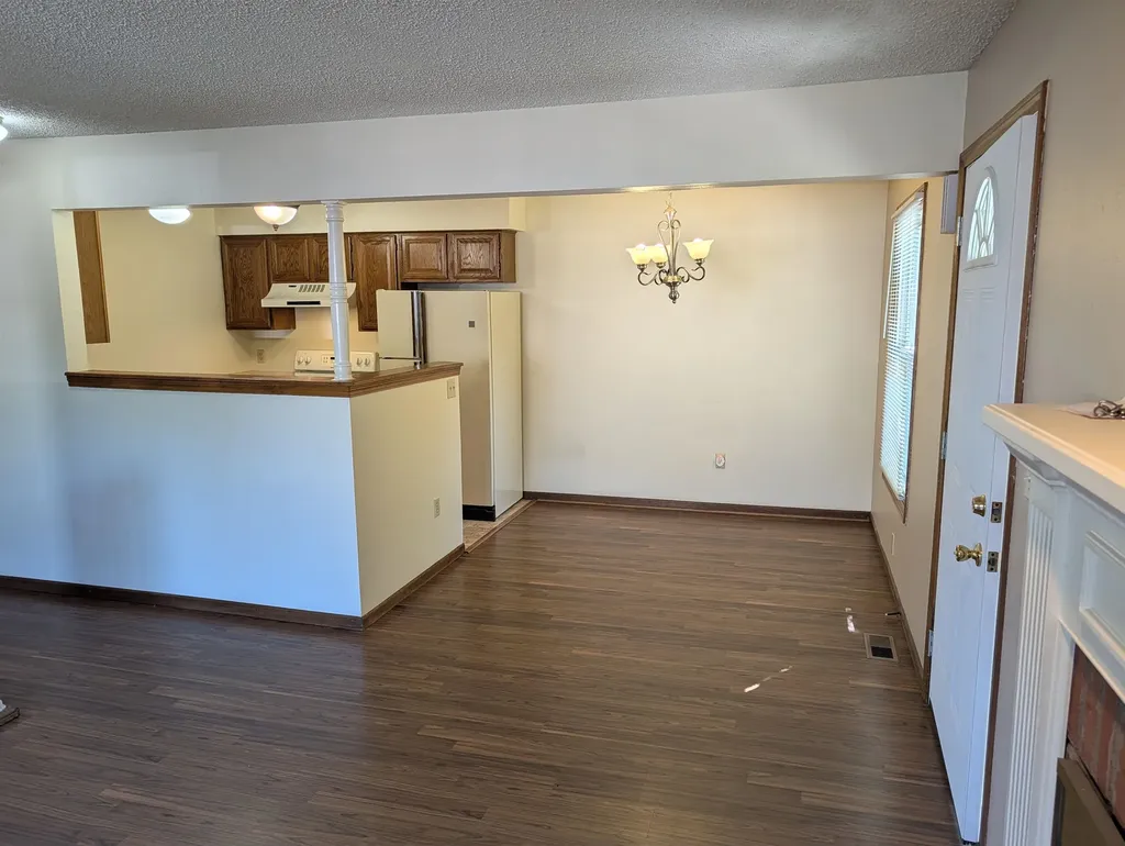 1717 S Cypress Wichita KS 67207