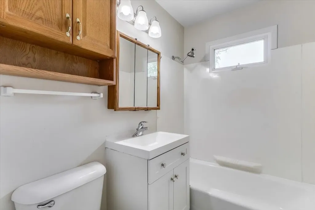 3368 S Vine Wichita KS 67217