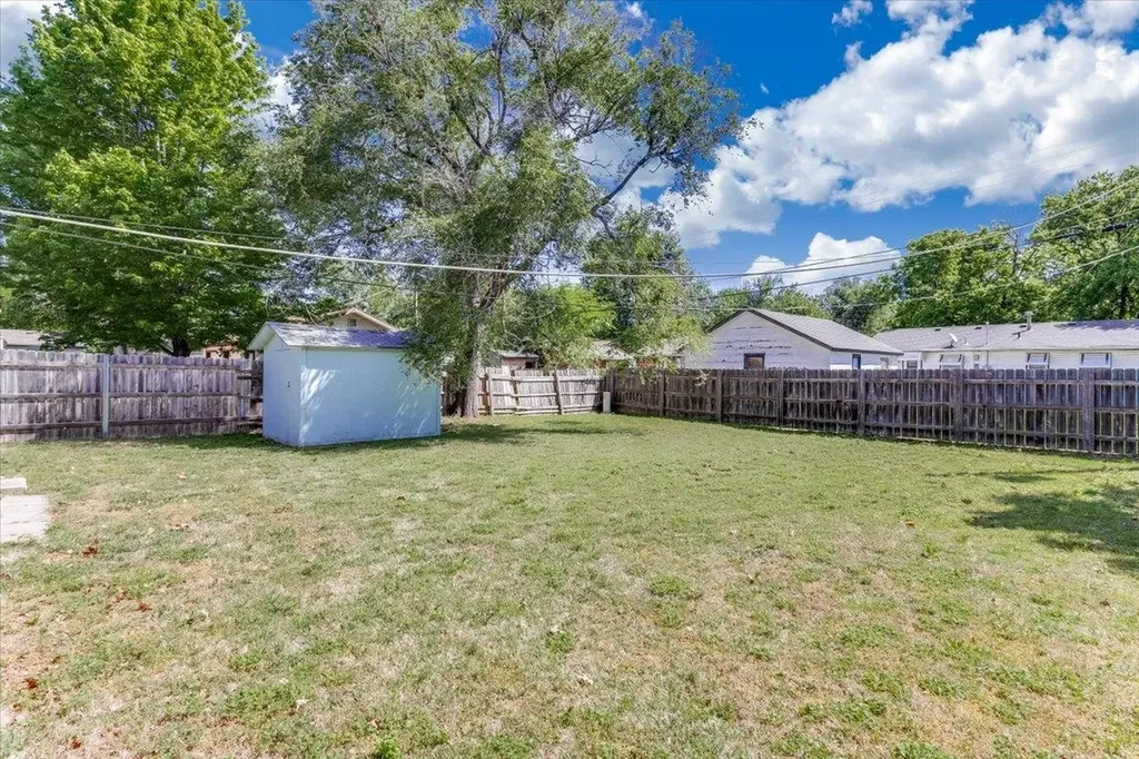 3368 S Vine Wichita KS 67217