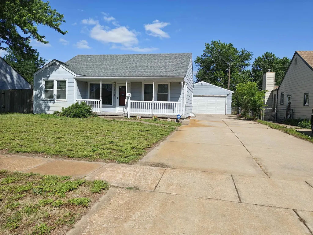 1828 S Millwood Street Wichita KS 67213