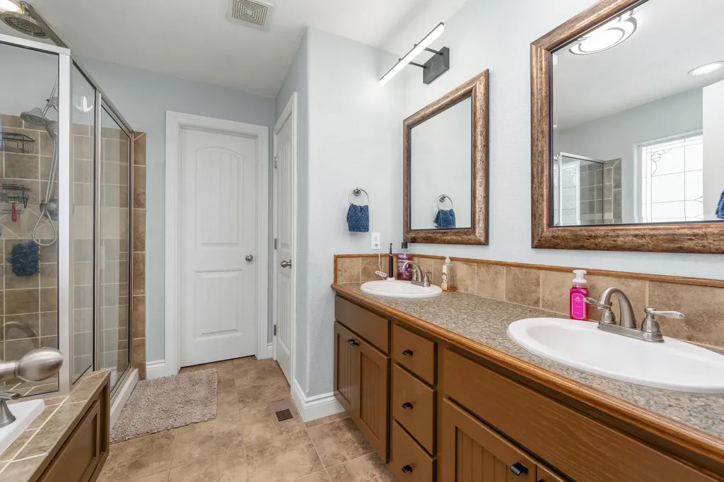 1460 E 117th Court N Sedgwick KS 67135