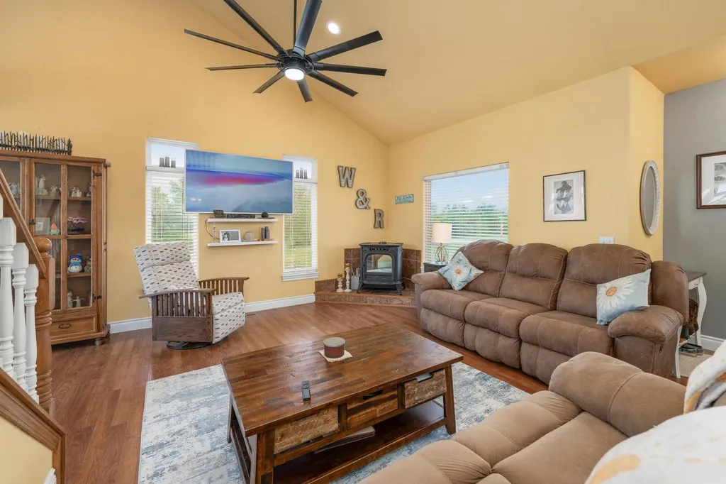 1460 E 117th Court N Sedgwick KS 67135