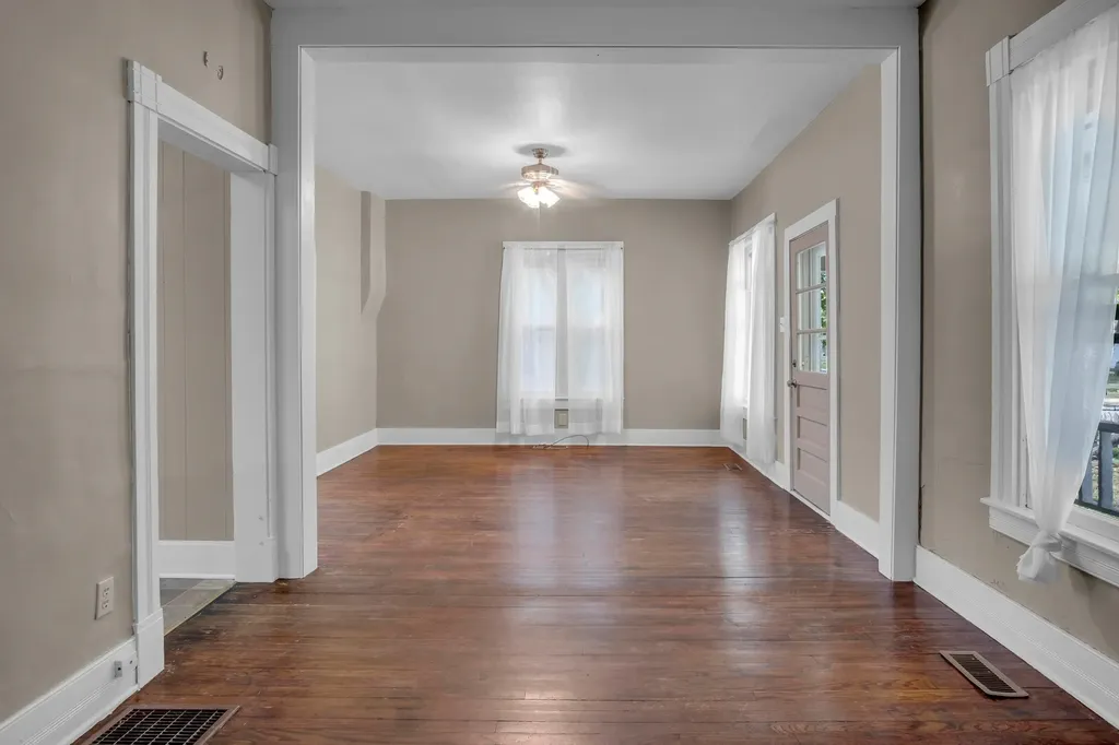 119 E 14th Street Newton KS 67114