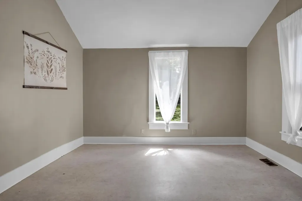 119 E 14th Street Newton KS 67114
