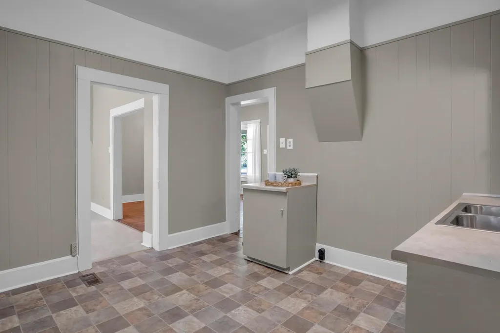 119 E 14th Street Newton KS 67114