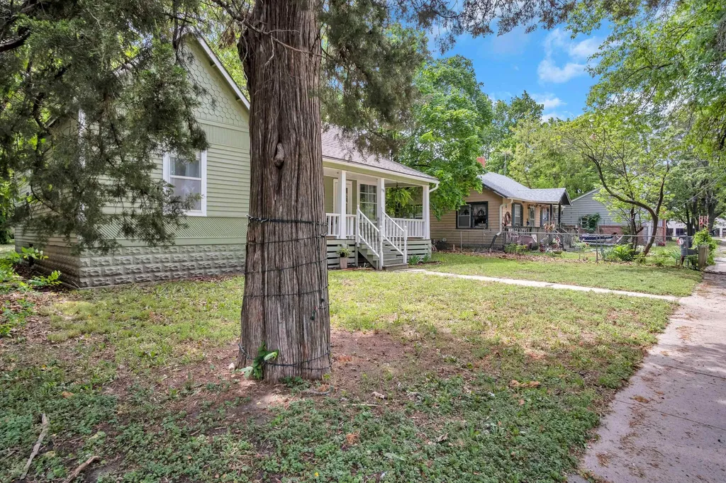 119 E 14th Street Newton KS 67114