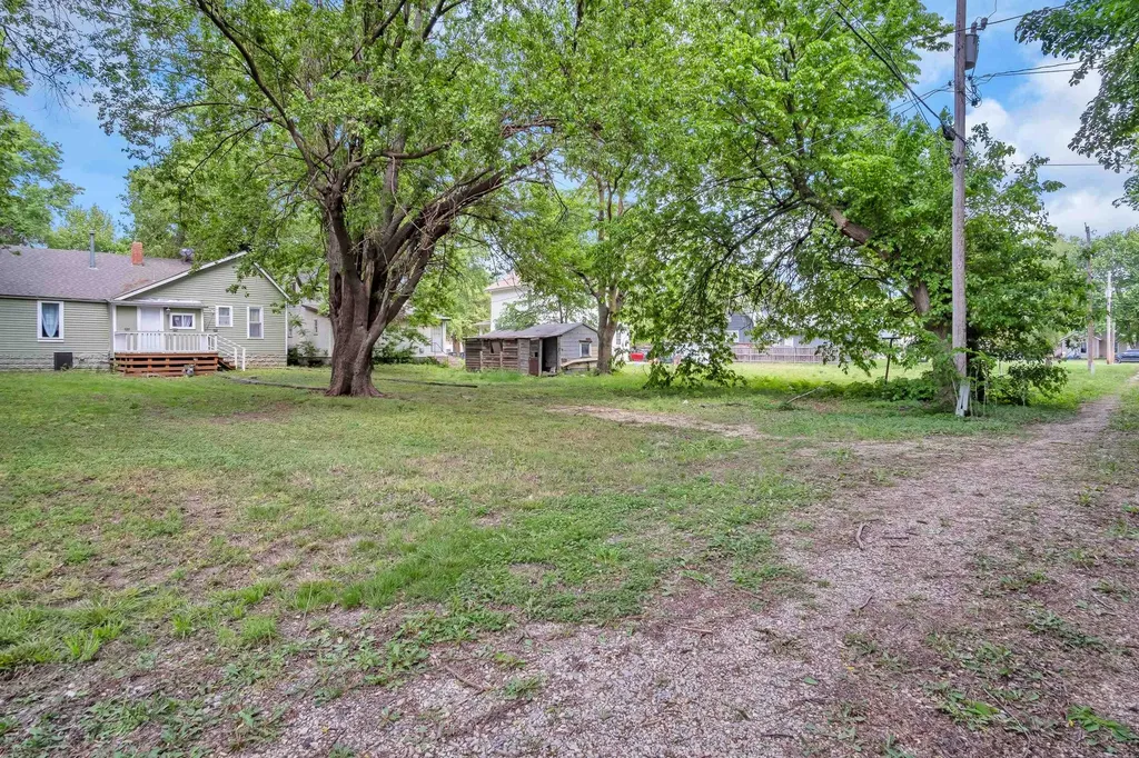 119 E 14th Street Newton KS 67114