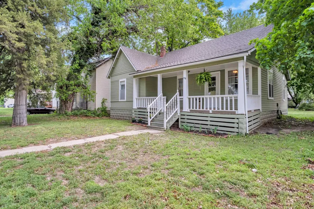 119 E 14th Street Newton KS 67114