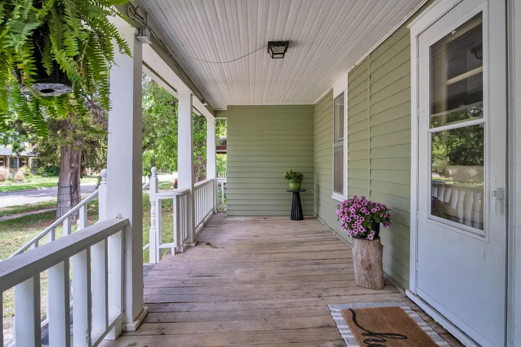 119 E 14th Street Newton KS 67114