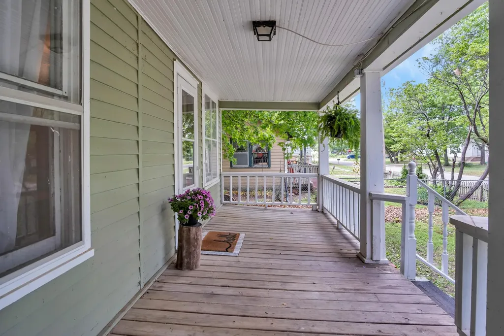 119 E 14th Street Newton KS 67114