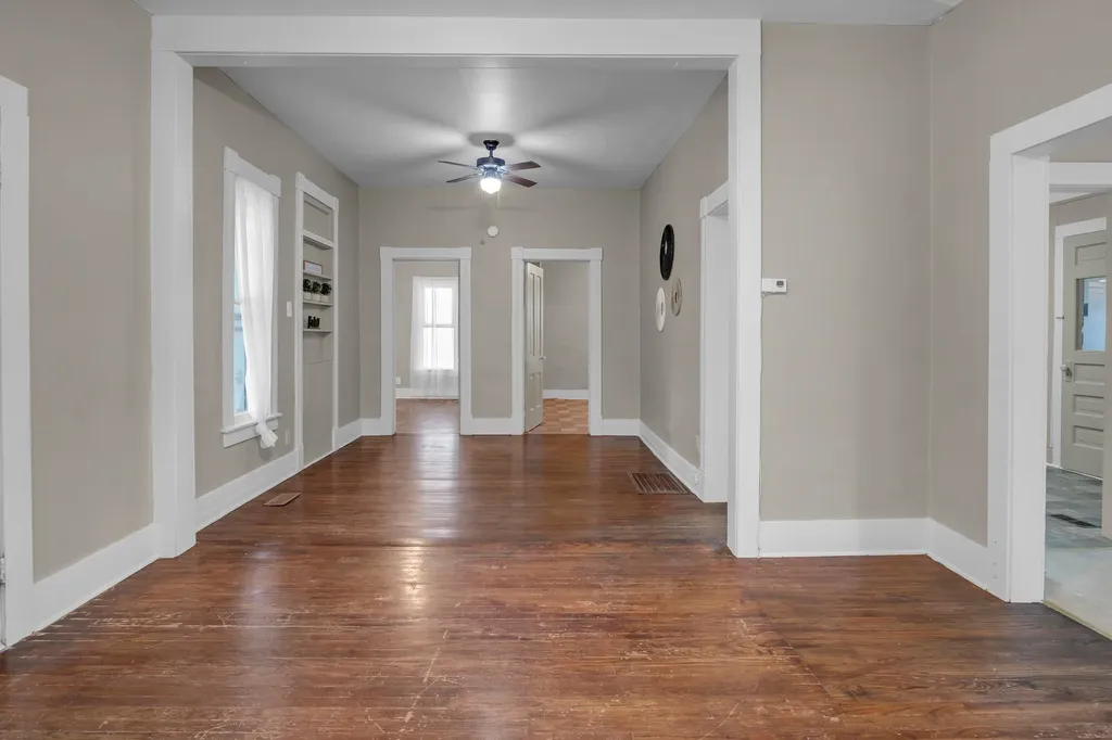 119 E 14th Street Newton KS 67114