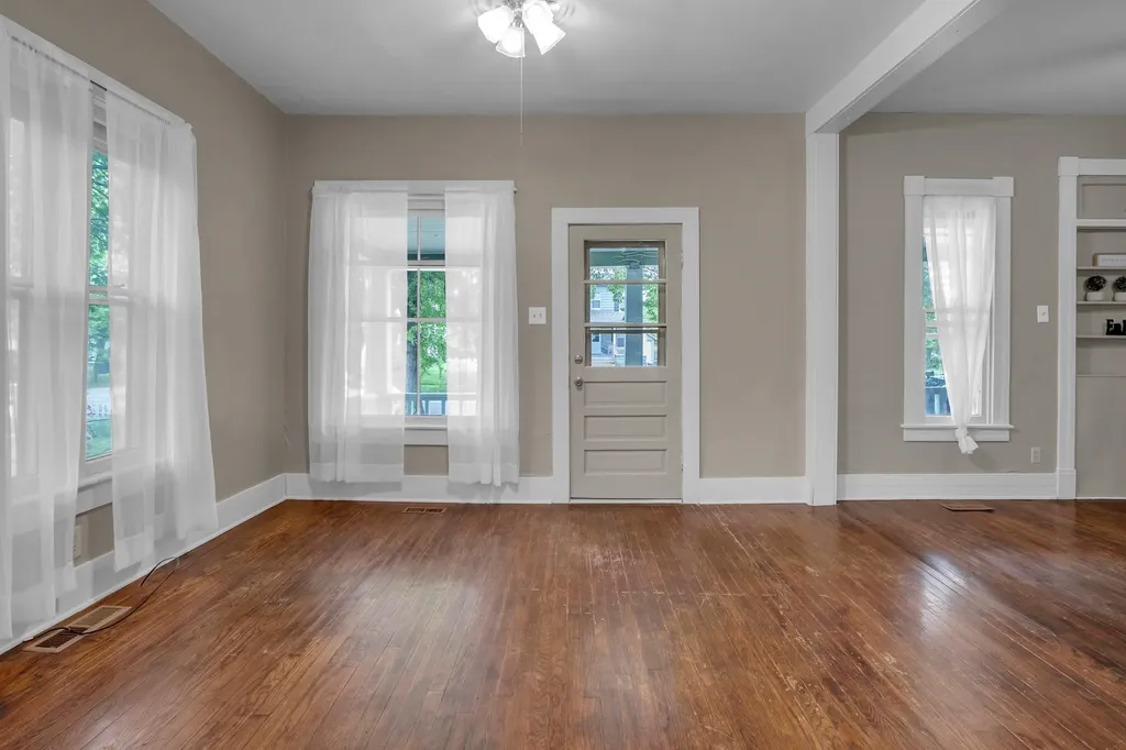 119 E 14th Street Newton KS 67114