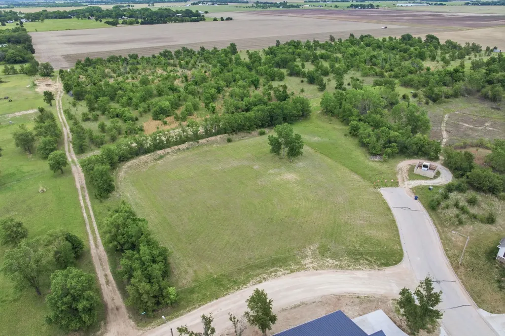 Lot 10 Block A Bentley KS 67016