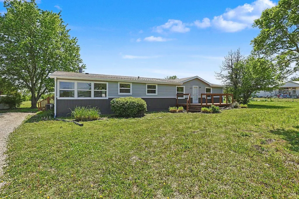 14827 SW 157th Terrace Rose Hill KS 67133