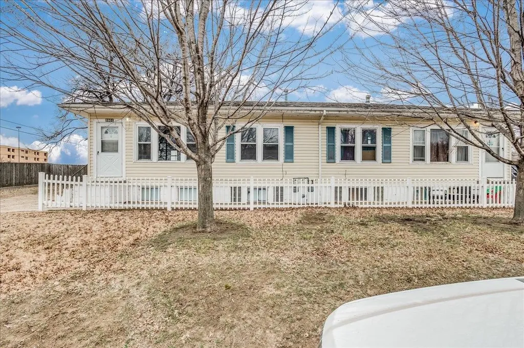 2801-2803 W Elm Wichita KS 67203