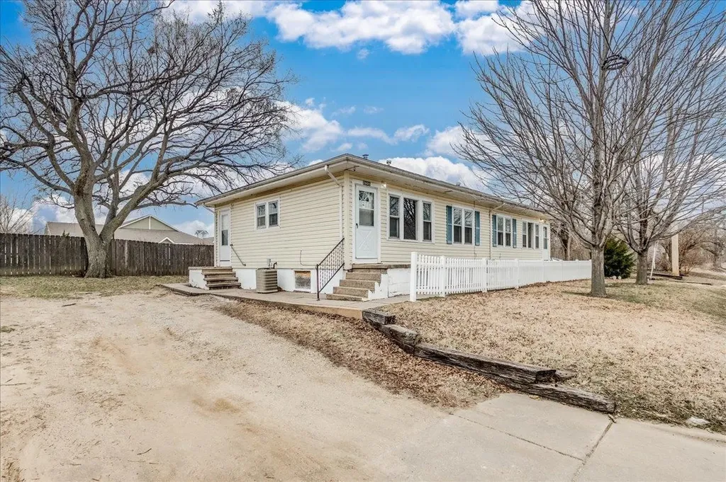 2801-2803 W Elm Wichita KS 67203