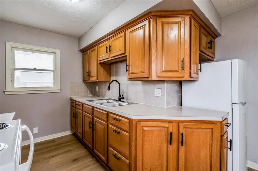 2801-2803 W Elm Wichita KS 67203