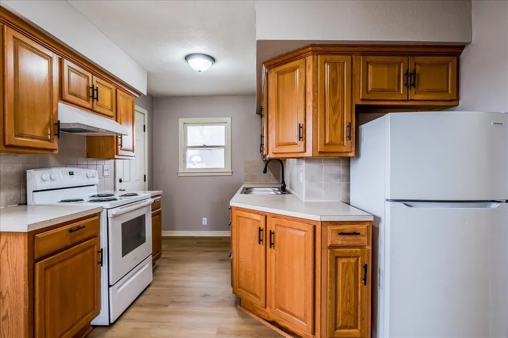2801-2803 W Elm Wichita KS 67203
