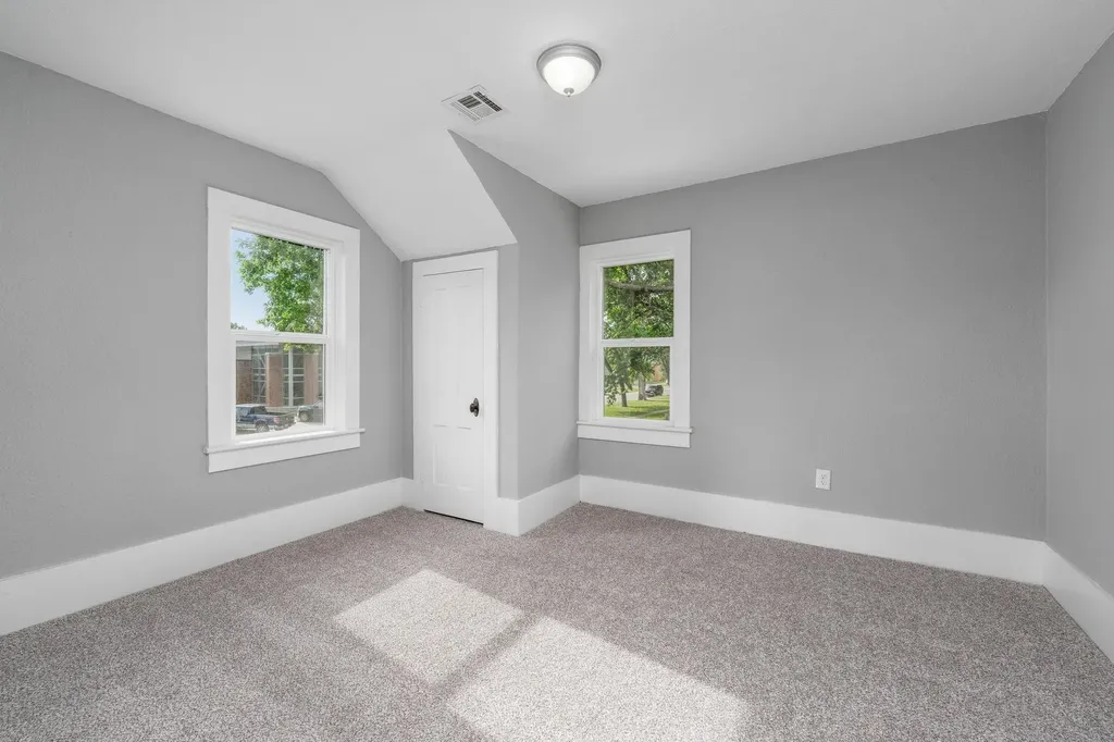 901 N Merchant Street Belle Plaine KS 67013