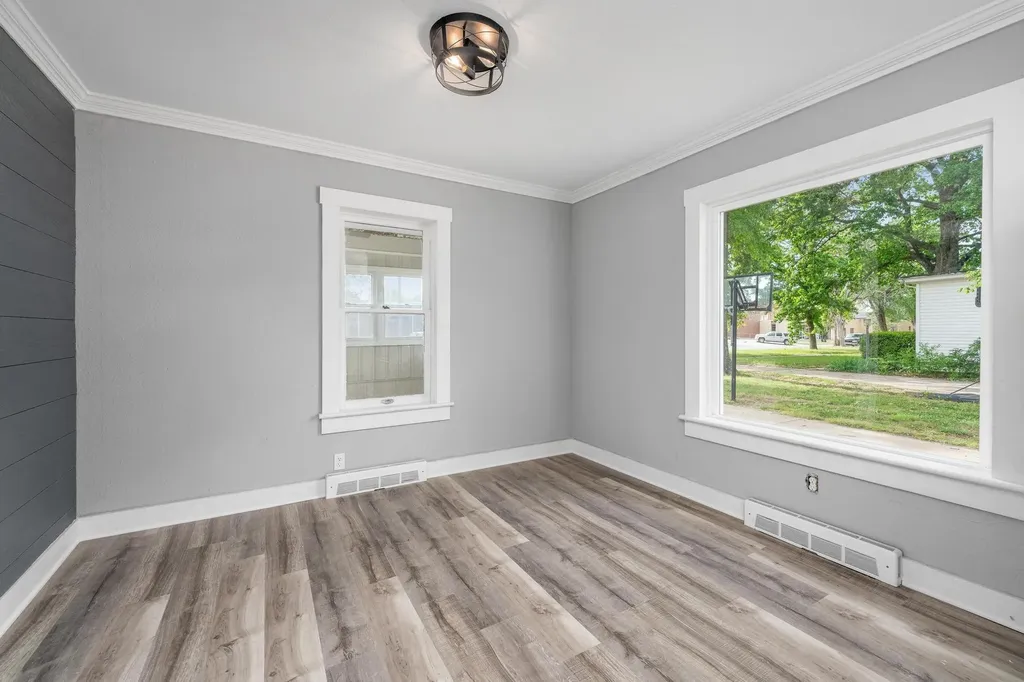901 N Merchant Street Belle Plaine KS 67013