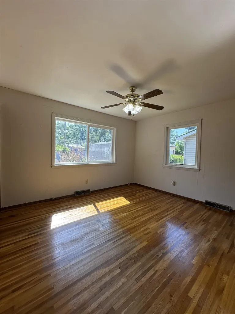 3328 S Chase Avenue Wichita KS 67217
