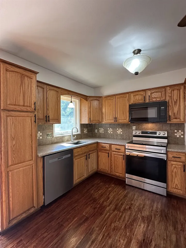 3328 S Chase Avenue Wichita KS 67217