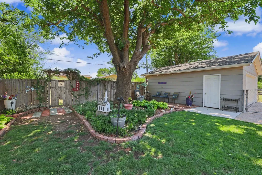 2227 W Southgate Wichita KS 67217