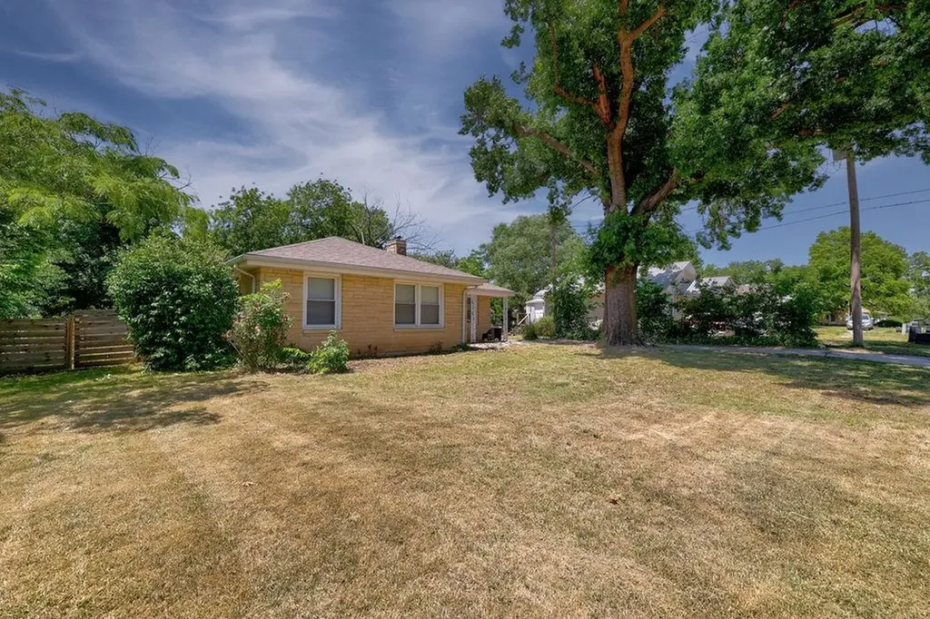 111 N Park Street Winfield KS 67156