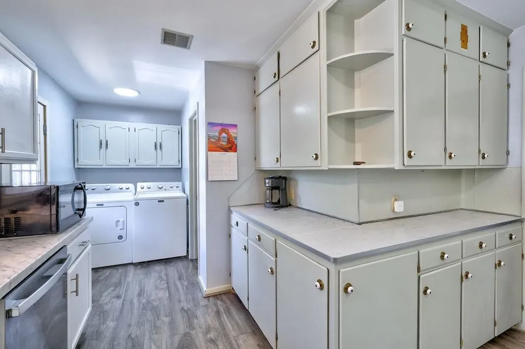 111 N Park Street Winfield KS 67156