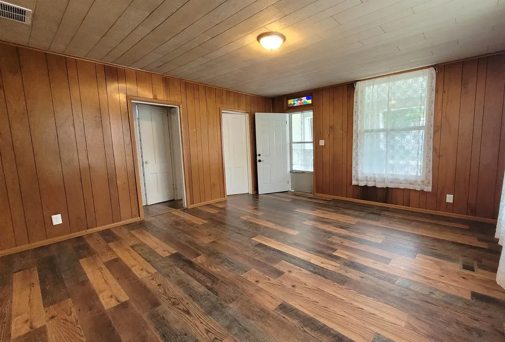 720 N Elm Eureka KS 67045