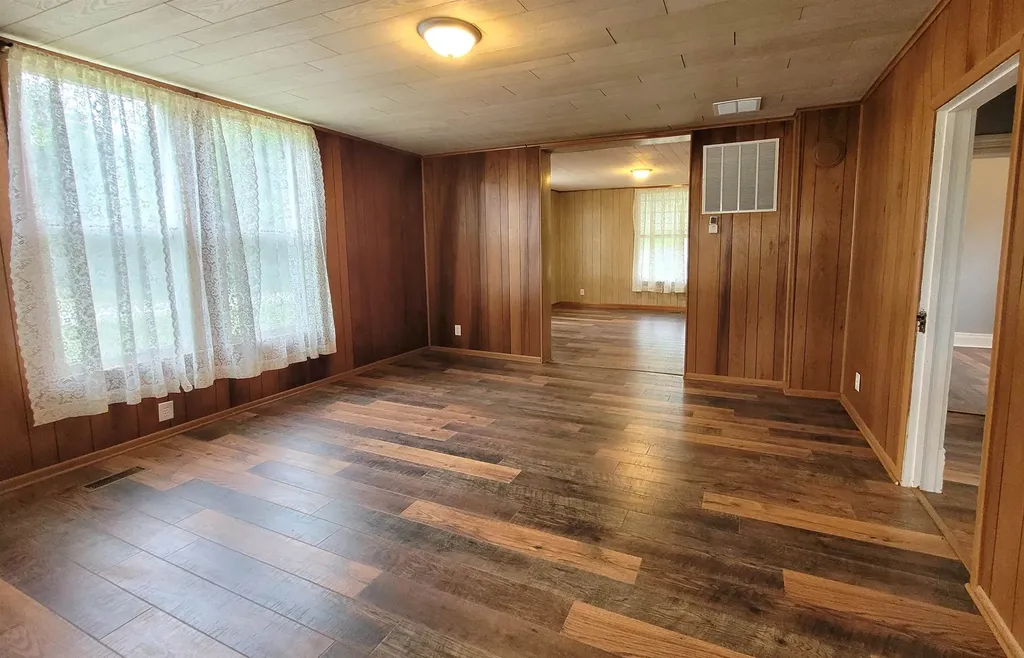 720 N Elm Eureka KS 67045