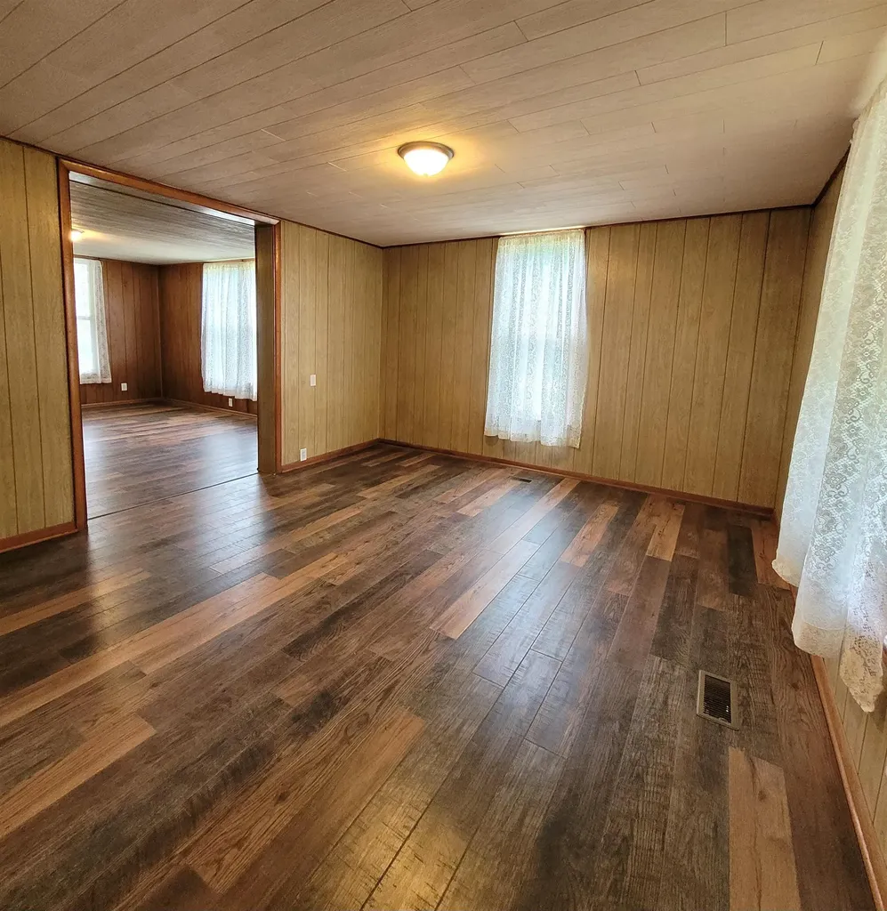720 N Elm Eureka KS 67045