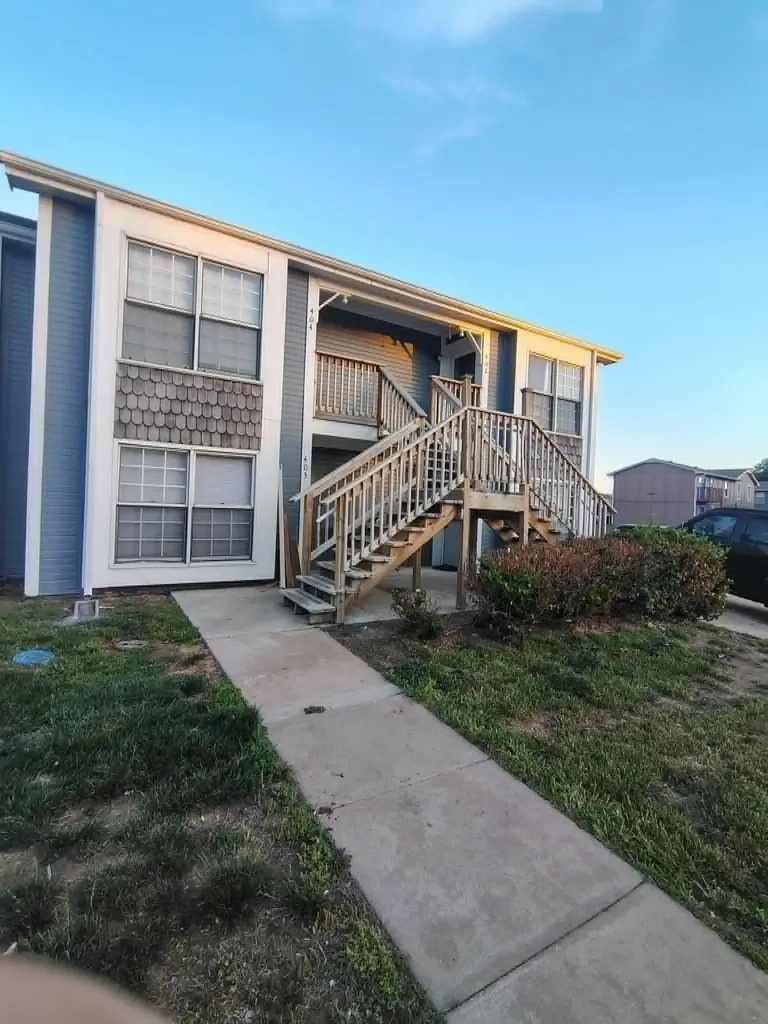 6725 W Shade Lane Wichita KS 67212