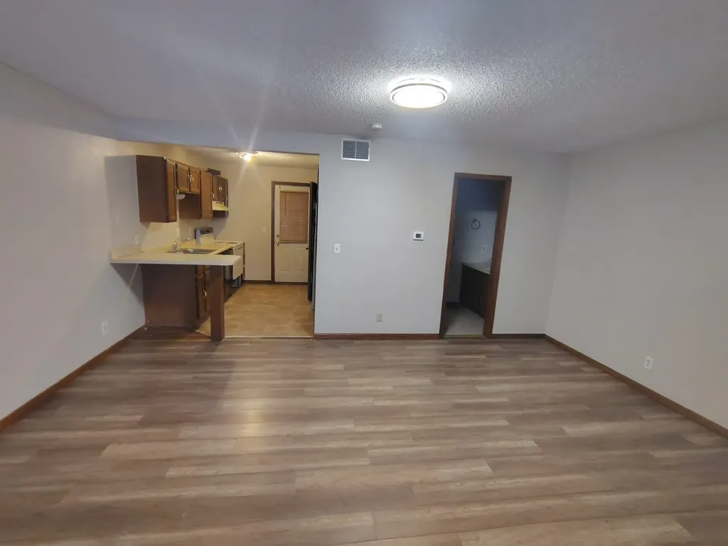 6725 W Shade Lane Wichita KS 67212
