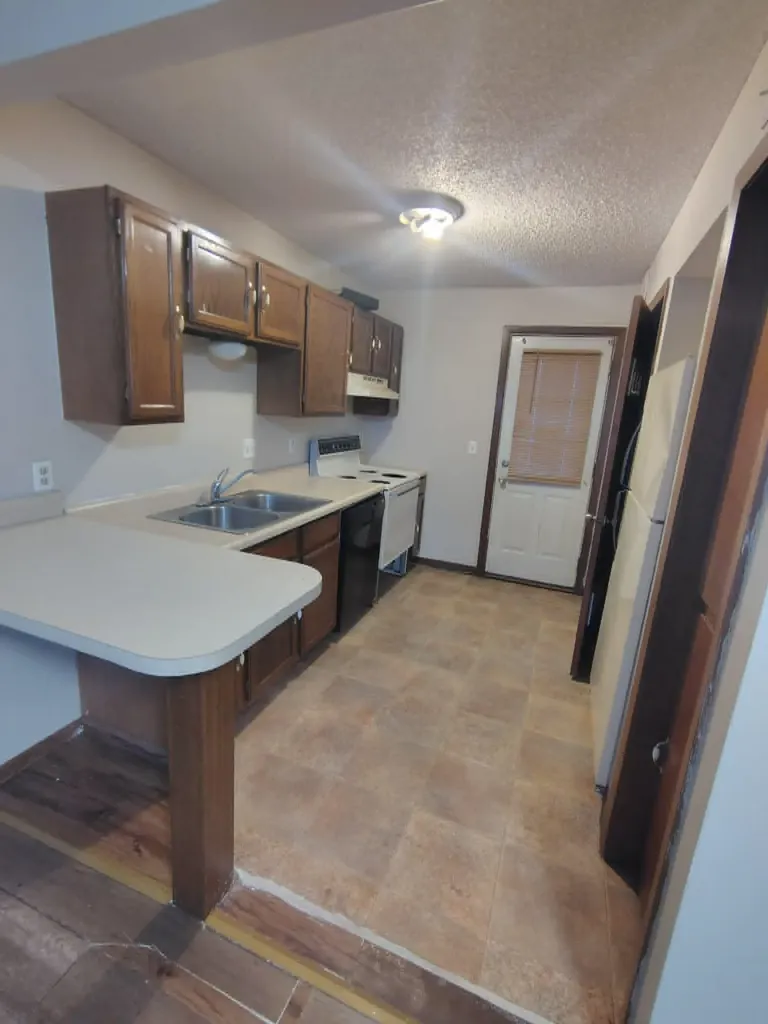 6725 W Shade Lane Wichita KS 67212