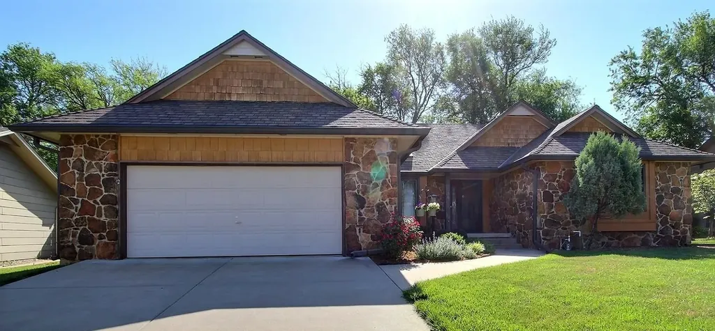 2634 Glacier Drive Wichita KS 67215-1514
