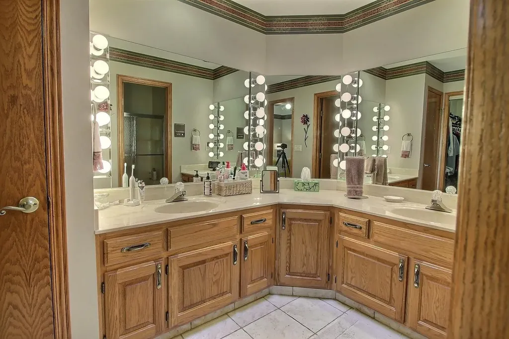 2634 Glacier Drive Wichita KS 67215-1514