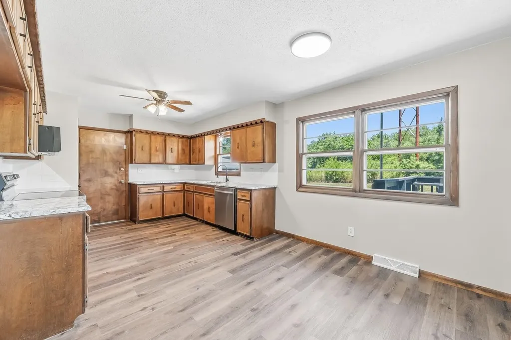 5952 N Palm Lane Wichita KS 67204