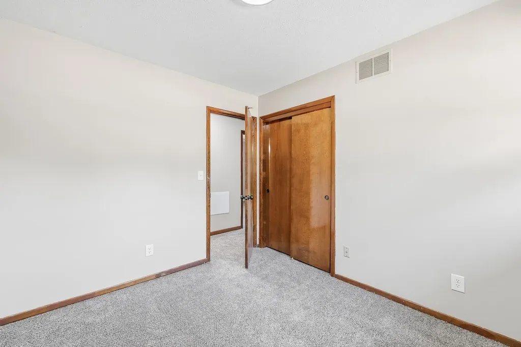 5952 N Palm Lane Wichita KS 67204
