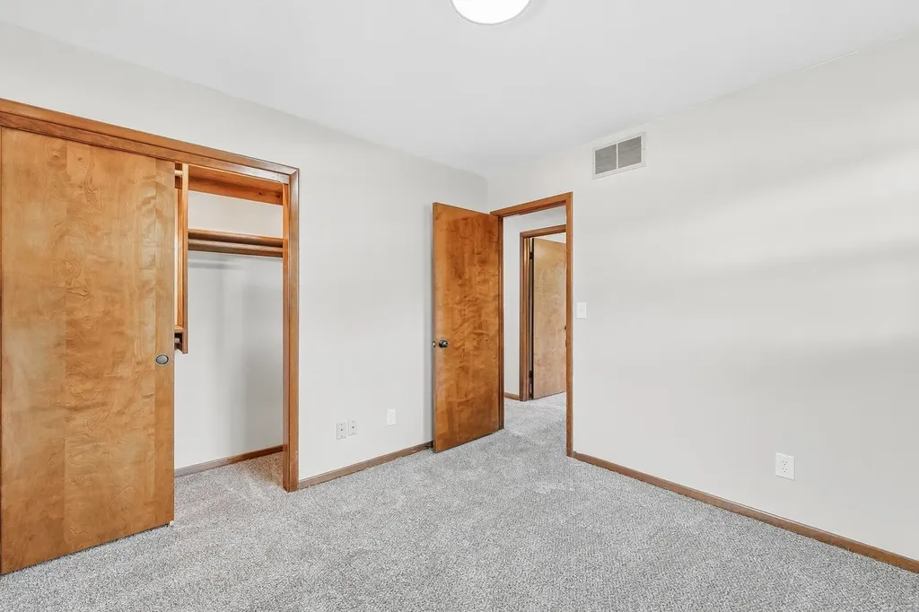 5952 N Palm Lane Wichita KS 67204