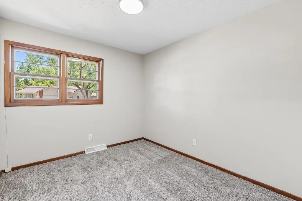 5952 N Palm Lane Wichita KS 67204