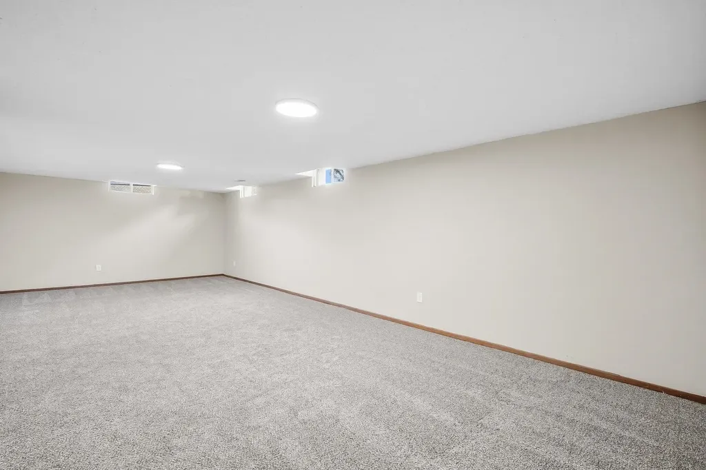 5952 N Palm Lane Wichita KS 67204