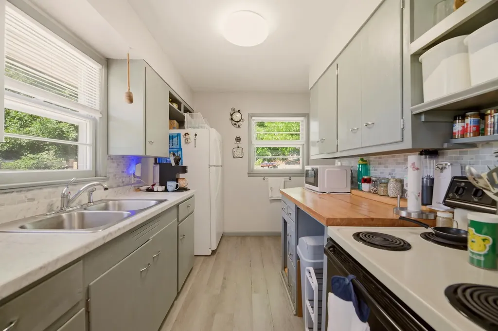 419 E 9th Avenue Belle Plaine KS 67013