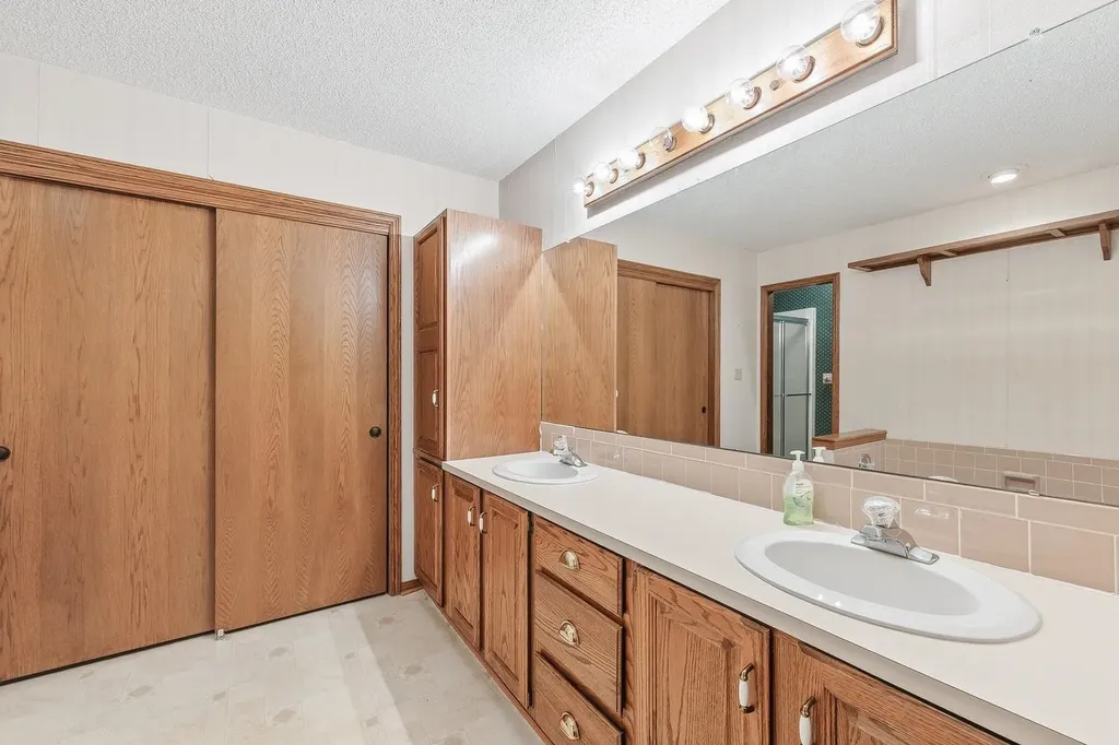 1108 E James Street Derby KS 67037