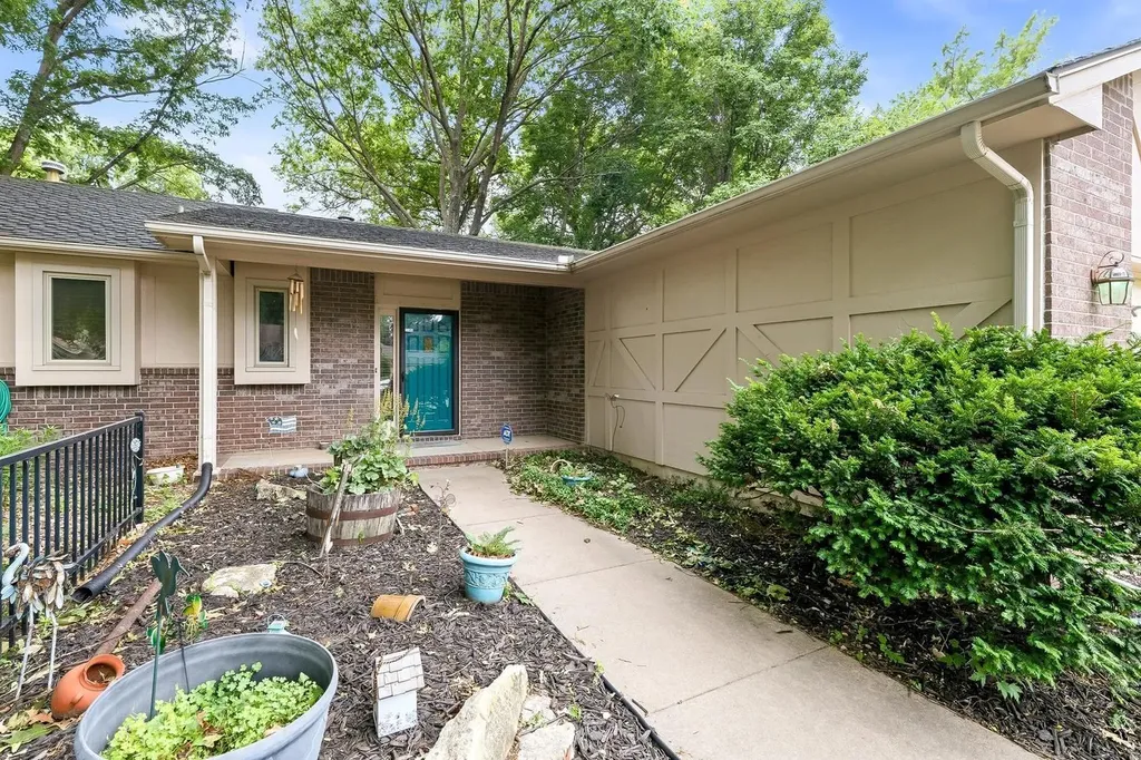1108 E James Street Derby KS 67037